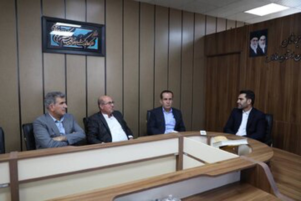 تأکید دهقان ناصرآبادی بر تسریع در تکمیل پروژه‌های ورزشی کازرون و کوه‌چنار