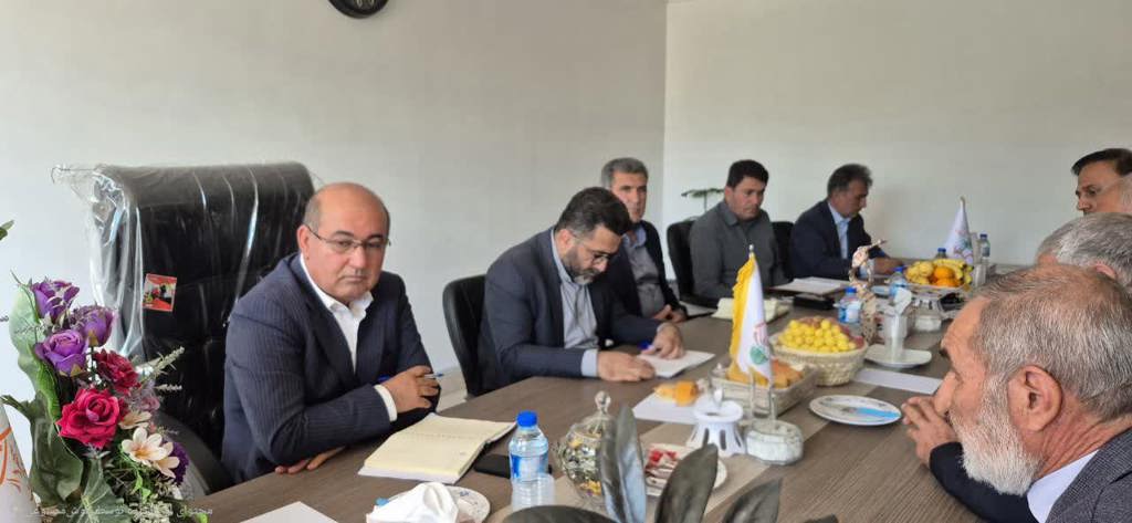 بررسی پروژه‌های عمرانی و توسعه‌ای خشت با حضور دکتر دهقان ناصرآبادی در شورای شهر