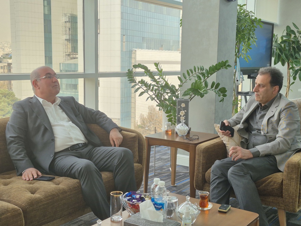 دیدار دکتر دهقان ناصرآبادی با مدیرعامل بیمه تجارت نو برای پیگیری مسائل حوزه انتخابیه