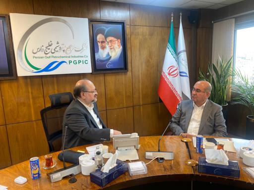  پیگیری جدی نماینده مردم کازرون و کوه‌چنار برای تکمیل پروژه پتروشیمی کازرون؛ تأکید بر تسریع در اجرای طرح و بهره‌مندی مردم منطقه از مزایای اقتصادی آن